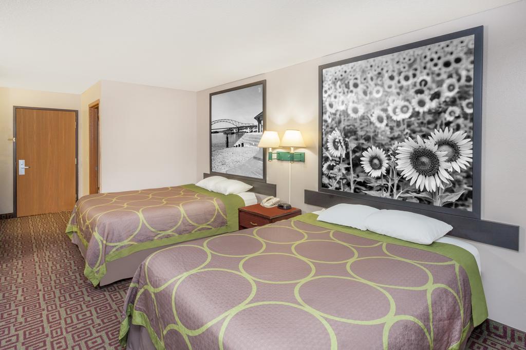 Super 8 By Wyndham Muscatine Ξενοδοχείο Εξωτερικό φωτογραφία